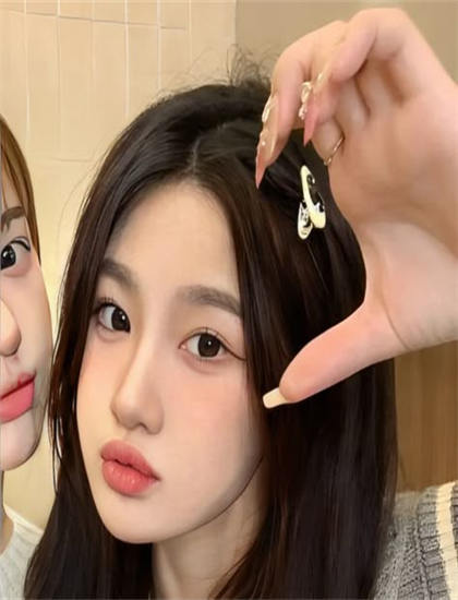 打开B站看大片_少妇特黄A片一区二区三区免费看_眼睛里出现一大片血是怎么了